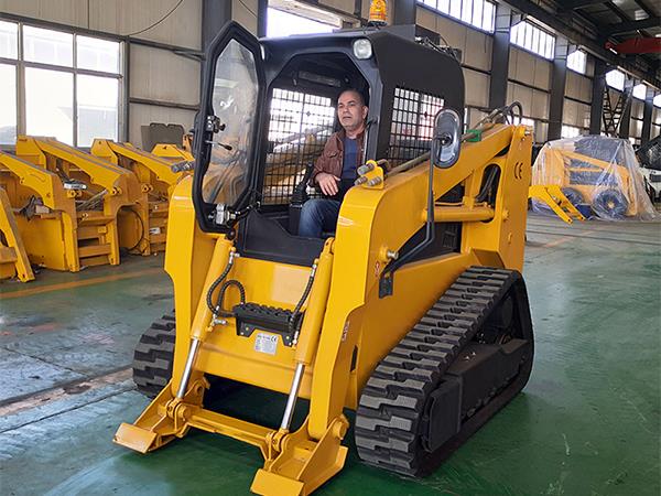customer test skid steer track loader 01
